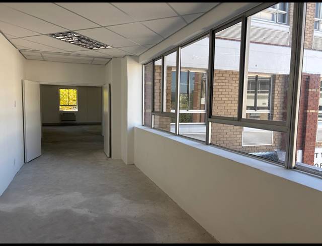 971M² OFFICE TO LET IN TYGER VALLEY